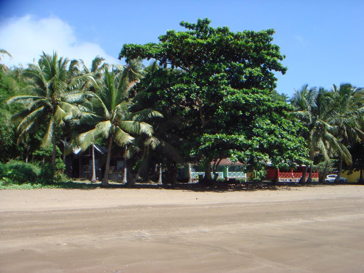 Le Trevani Hotel Koungou Exterior photo